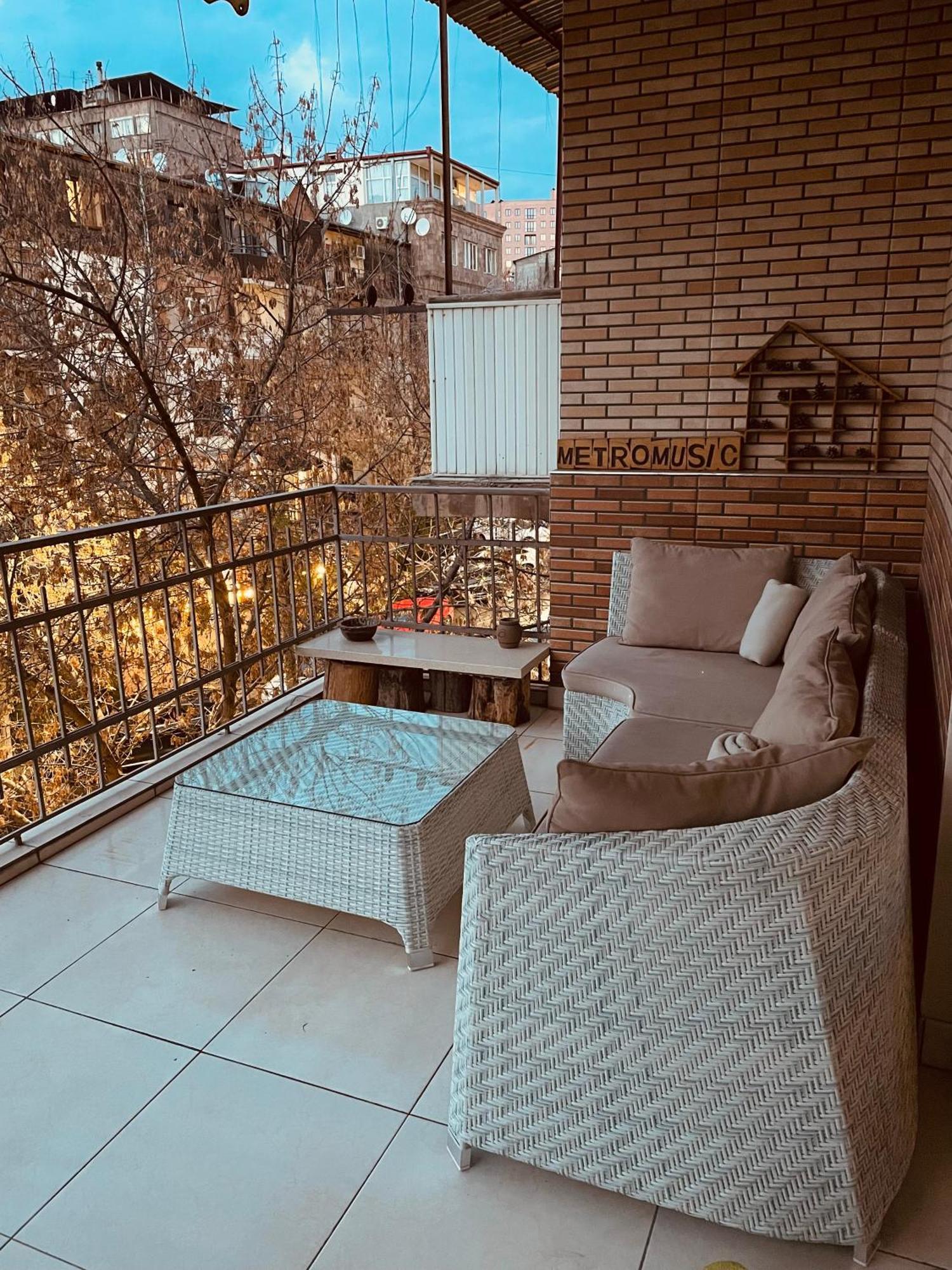 Bright And Modern 4Br Apartment - Center Of Jereván Kültér fotó